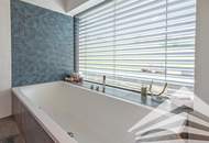 Stadtnahe High-End Villa mit unverbaubarem Naturblick & Infinity-Pool!