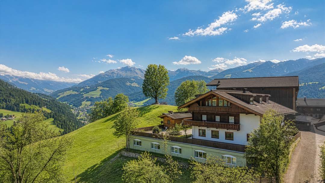 Anwesen mit einer der größten privaten Schutzanlagen - zwischen Innsbruck & Kitzbühel