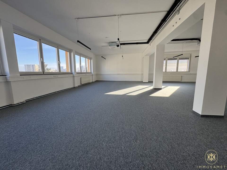 Erstbezug nach Renovierung | Großzügig angenehmes Büro im 3. OG