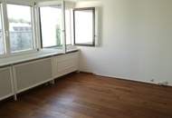 Alszeile in Sicht: 2-Zimmer-Wohnung mit Weitblick im voll sanierten Haus zur Miete mit Heizung und Warmwasser inklusive! **** Ab Mai 2026 ****