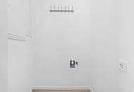 "Vollmöbliert Danube Flat"