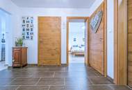 Zirl: Hochwertig renovierte 3-Zimmer-Wohnung mit Balkon und TG-Stellplatz in sonniger Ruhelage