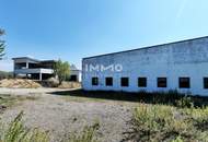 Attraktiver Betriebsstandort: Halle, Büro-/Wohngebäude und großes Grundstück mit Entwicklungspotential