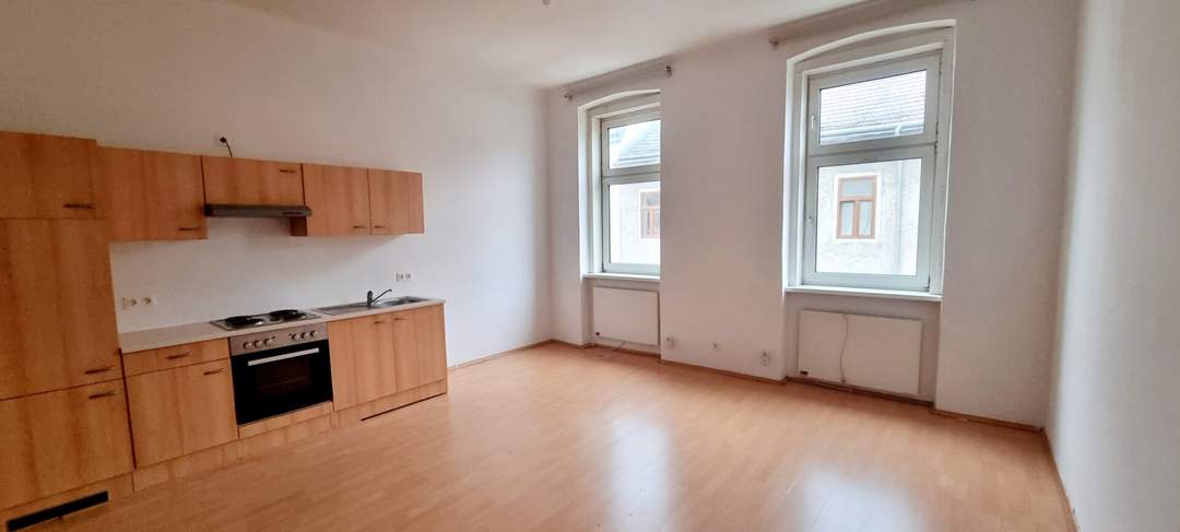 Preishit! Helle 1 Zimmer Altbauwohnung - unbefristet