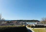 Sonniges Ferienhaus mit Seeblick auf schönem Grundstück - sanierungsbedürftig