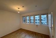 MARINA TOWER - Exklusive 4-Zimmer-Wohnung mit Loggia und sonnigem Balkon