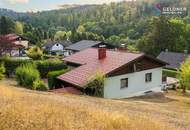 Ruhig gelegenes, gemütliches, sofort beziehbares Einfamilienhaus mit Terrasse, Kamin, Doppel-Garage und separatem Carport in Ritzing