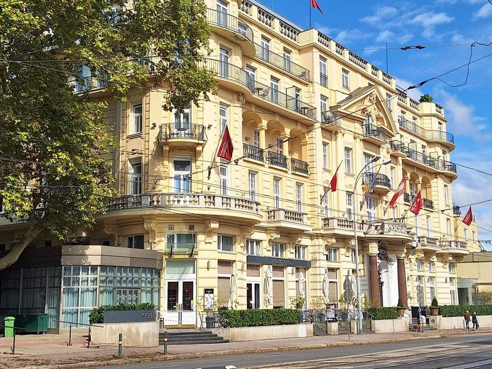 Geschäftslokal neben Parkhotel Schönbrunn