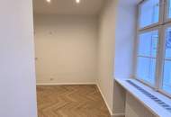 ERSTBEZUG NACH SANIERUNG! Schöne 2-Zimmer Altbauwohnung in toller Lage, 1090!