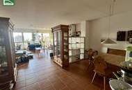 Fast neues Mehrfamilienhaus mit 2 bis 4 Wohnungen (über je 90m² ), einem Büro im EG mit 3,20 Raumhöhe, voll unterkellert mit FB-Heizung und RH von 2,85 Meter. Aufstockung & Zubau möglich!