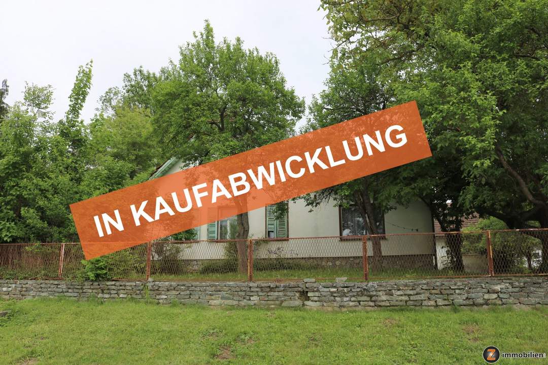 Heiligenkreuz: Sanierungsbed. Bauernhaus mit Obstbaumbestand