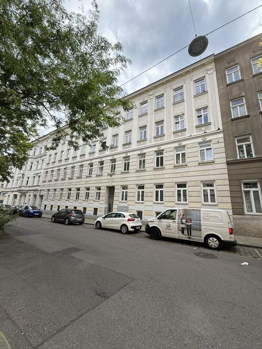 Sanierungsbedürftige 2 Zimmerwohnung 400 Meter vom Bahnhof Hernals entfernt (zukünftige U5 Station)