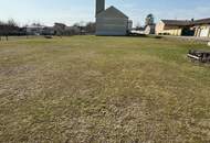 großer Baugrund im Ortskern