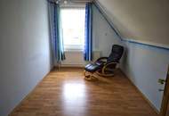 GEPFLEGTES EINFAMILIENHAUS MIT GARAGE UND SCHÖNEM GARTEN