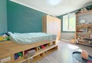 Moderne Dreizimmerwohnung mit Garten und zwei Parkplätzen, Badebiotop