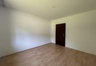 3-Zimmer Wohnung mit viel Potenzial und sonniger Loggia!