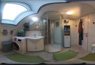 Einfamilienhaus mit drei eigenständigen Wohnungen und einzigartigem Erlebnisgarten