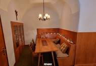 Vielseitige Immobilie mit Pizzeria und Wohnmöglichkeiten