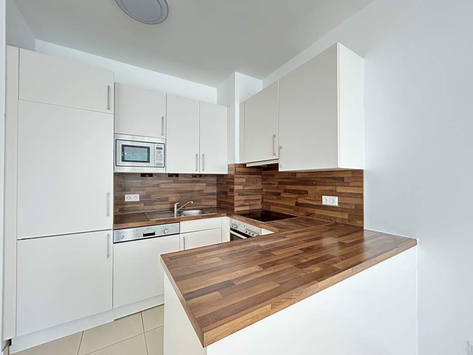MODERNES WOHNEN AM KIRSCHBLÜTENPARK – 2-Zi. Loggiawohnung mit Pool, Sauna &amp; Fitness