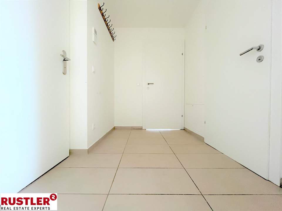 Alles, was man braucht: 2-Zimmer-Wohnung mit Balkon &amp; Stellplatz