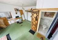 Entzückendes Einfamilienhaus mit Naturgarten, Nebengebäude und Carport