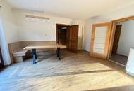 Zweifamilienhaus in ruhiger Alleinlage mit hervorragender Raumaufteilung und modernisiertem Erdgeschoss