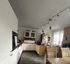 Ein ruhiger Rückzugsort mit Möglichkeiten – zwei Wohnhäuser auf großzügigem Grund