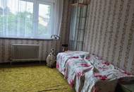 Renovierungsbedürftige 4 Zimmer Wohnung mit Loggia