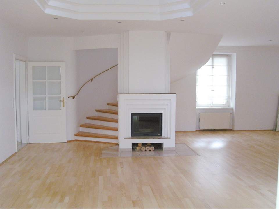 RUHELAGE - GROSSZÜGIGE ALTBAUVILLA MIT GARTEN UND TERRASSE