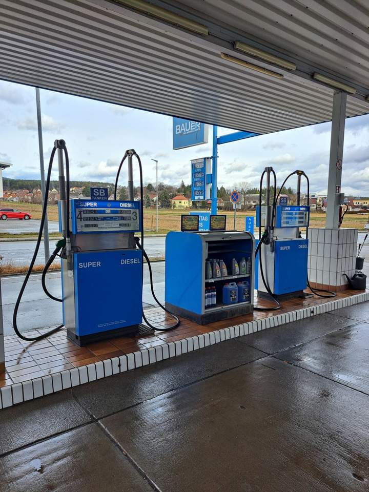 Tankstelle Frei- nicht Vertragsgebunden, Werkstatt 2 Betriebswohnungen und Gewerbegrund