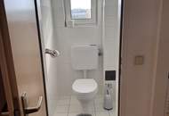 Charmante 3-Zi DG-Wohnung mit moderner Küche - RUHIGE Aussichtslage - Loggia &amp; Carport