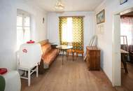 Sanierungsbedürftiger Bauernhof mit großem Grundstück