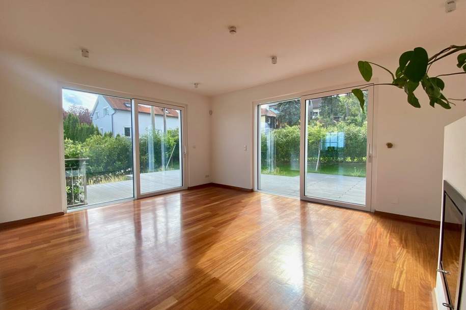 LICHTDURCHFLUTETES FREISTEHENDES HAUS AM HEUBERG MIT GARTEN UND FERNBLICK, Haus-miete, 4.400,00,€, 1170 Wien 17., Hernals