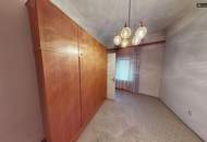 Renovierungsbedürftiges Einfamilienhaus im Zentrum von Knittelfeld mit Carports und Doppelgarage