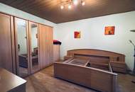 Kleines Haus mit großem Grundstück