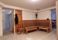 Wohntraum in Eggendorf: Familienhaus mit Pool, Weinkeller & Ausbaupotenzial