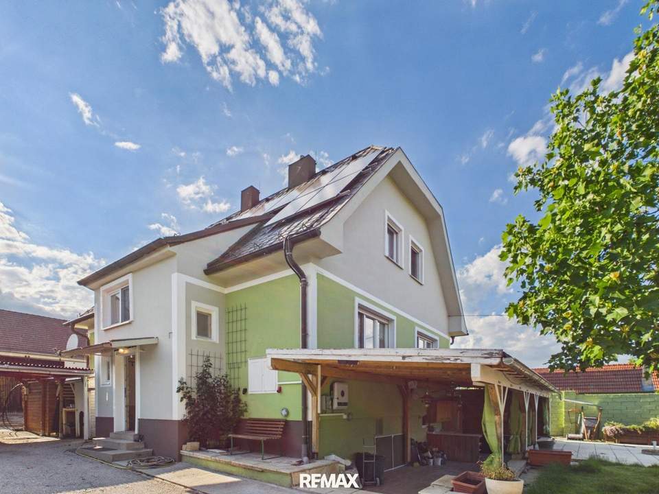Landhaus mit 6 Zimmern, Pool, Keller, Doppelcarport und großer Sommerterrasse