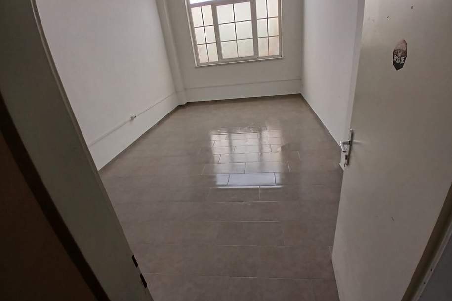 PROVISIONSFREI!!! Vielseitig nutzbarer Raum, Büro, Lager im Industriegebiet – ca. 22 m² D13/1, Gewerbeobjekt-miete, 200,00,€, 2601 Wiener Neustadt(Land)