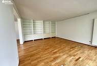 Hohe Warte 4-Zimmer-Wohnung mit großem Parkareal und Pool