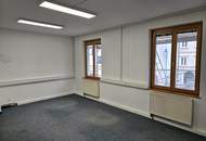 Helle Büroräume in Zentrumsnähe in Haag zu vermieten