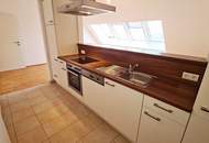 DACHGESCHOSS, INNSTRASSE, sonnige 76 m2 Neubau, 2 Zimmer, Wohnküche, Wannenbad, Parketten, WG-geeignet