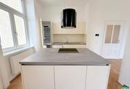 Erstbezug nach Sanierung: Traumhafter 4-Zimmer-Altbau mit moderner Ausstattung