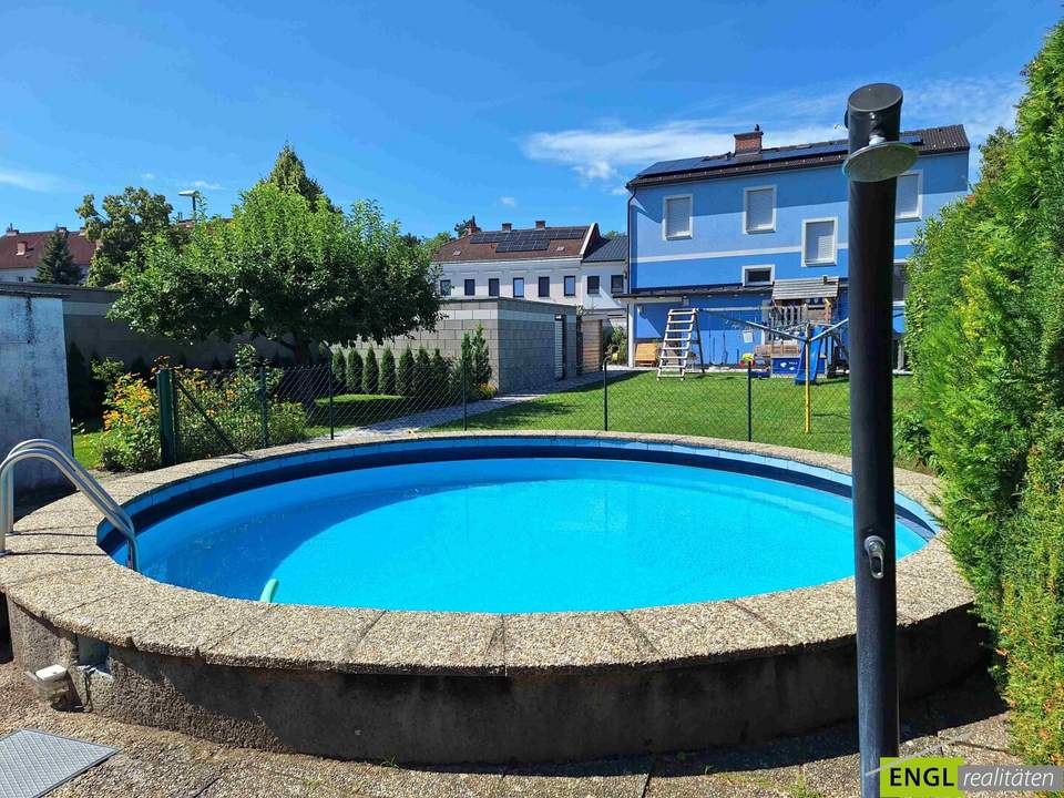 Familien-Idylle mit Pool und nachhaltiger Energieversorgung