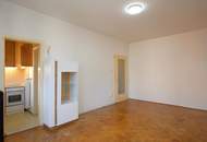 Sanierungsbedürftige 2- Zimmer-Wohnung mit Balkon