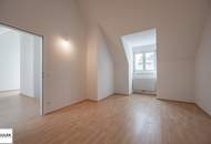 ** Top gepflegte 4 Zimmer Dachgeschoss Wohnung mit Alleinutzung 3er hofseitigen Terrassen - Maisonette Wohnung - Nähe Bahnhof Gersthof ** ab sofort **