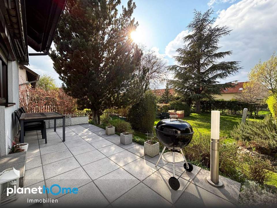 Doppelhaushälfte mit großem Gartenanteil