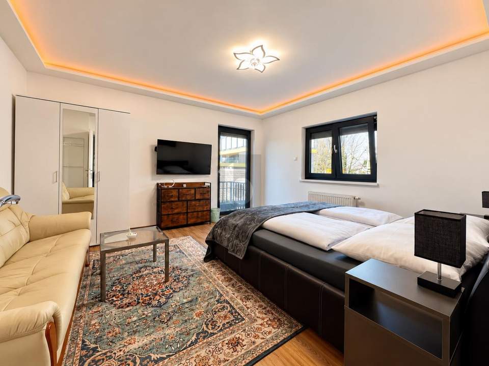 NEU SANIERT MIT NIEDRIGEN BK! SONNIGER BALKON UND GUTE INFRASTRUKTUR