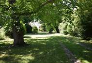 Geschichtsträchtiges Wohnhaus mit großem, uneinsehbarem Garten in Kilb