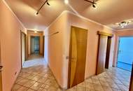 GROSSZÜGIGE VILLA IN BOCKFLIEß MIT 11 ZIMMER, POOL, DOPPELGARAGE UND WUNDERSCHÖNEM GARTEN