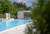 Villa voll unterkellert mit Poolhaus in absoluter Ruhelage